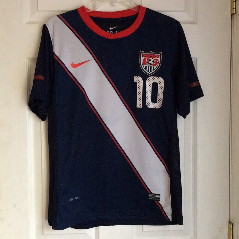 Woman’s USA Donovan soccer jersey